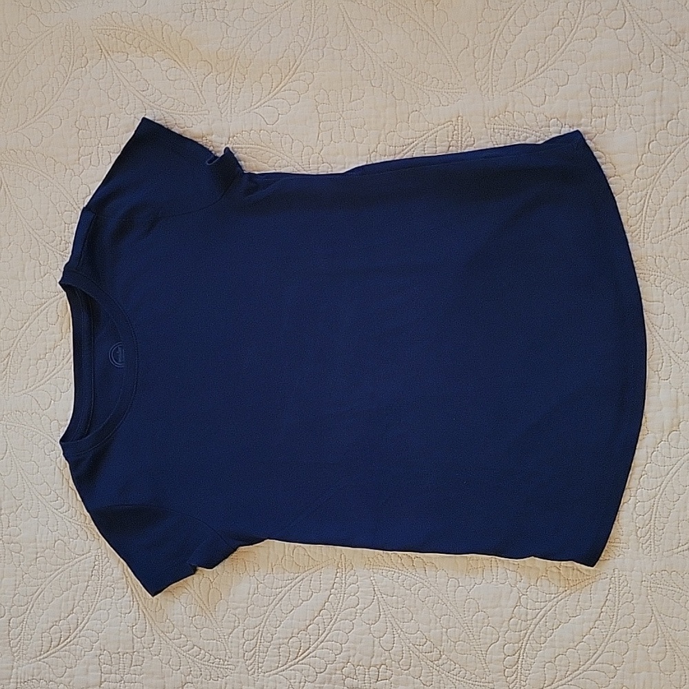 Girls Basic Navy Tshirt. M 7/8
